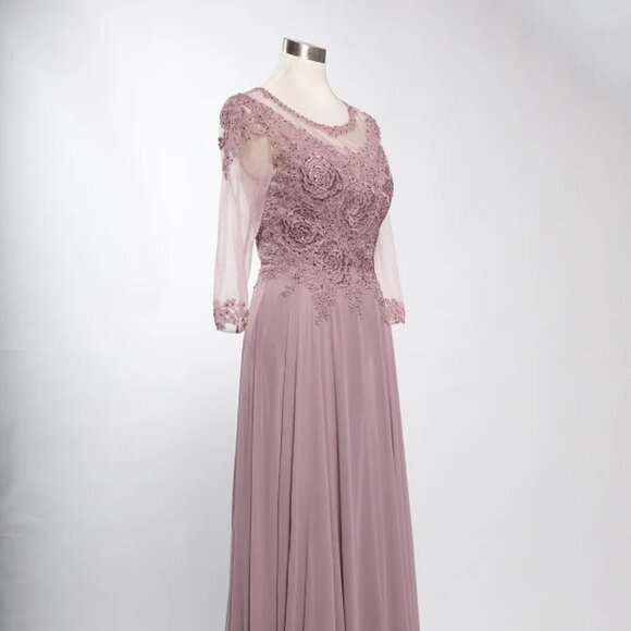 New A-Line MOB Formal Plus Size Maxi Gown w/ Round Neck & Floral Lace TC M2723JP - Picture 3 of 8